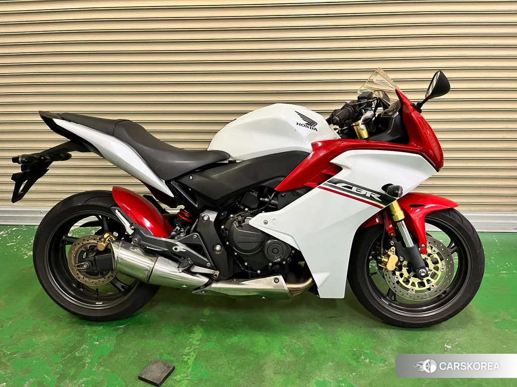 Проданный Honda CBR600F 2011 из Японии, фото 2