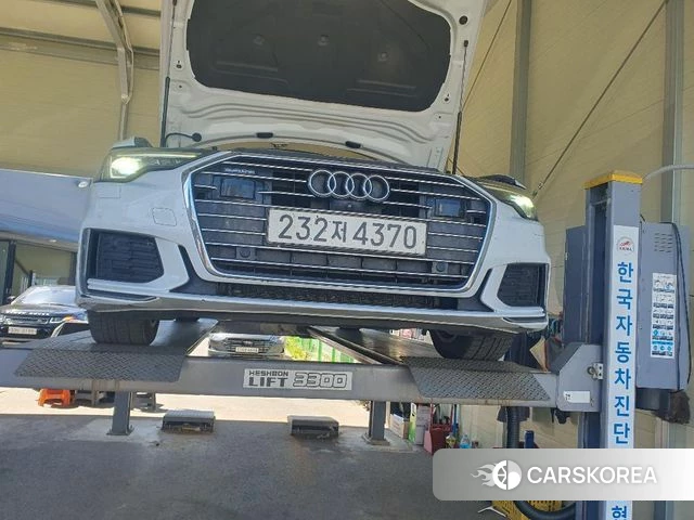 Audi A6 (C8) 2021 Белый из Кореи
