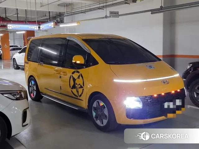 Hyundai Staria 2021 Желтый из Кореи