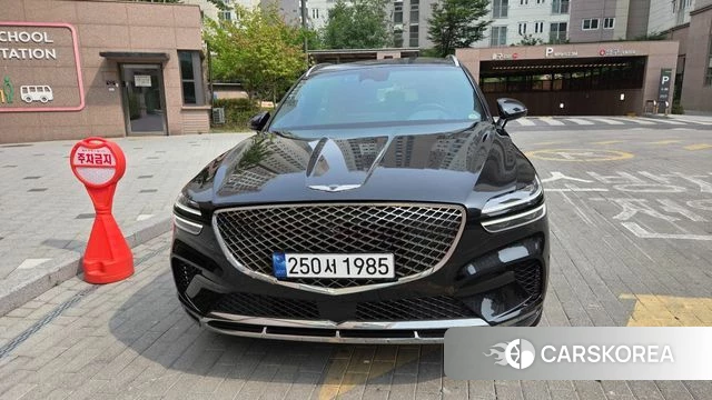 Genesis GV70 2023 Черный из Кореи
