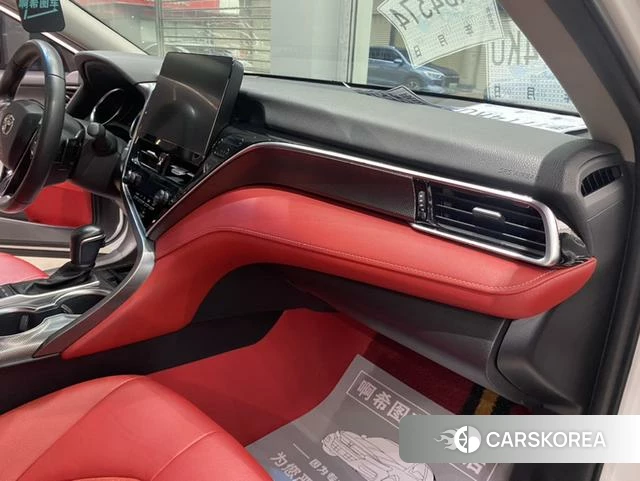 Toyota Camry 2021 Белый из Китая