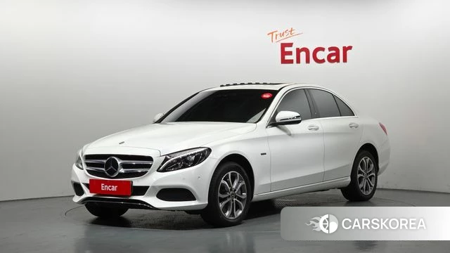 Mercedes-Benz C-Class W205 2018 Белый из Кореи