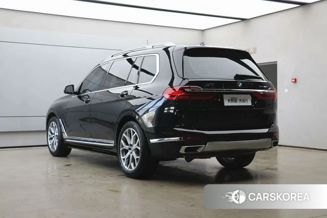 BMW X7 2021 Черный из Китая