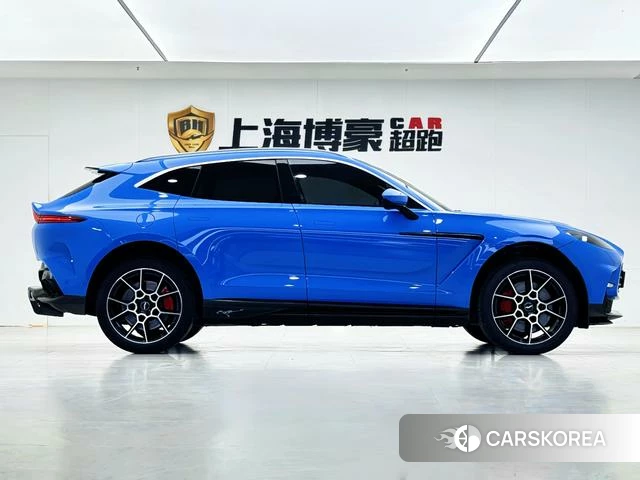 Aston Martin DBX 2021 Синий из Китая
