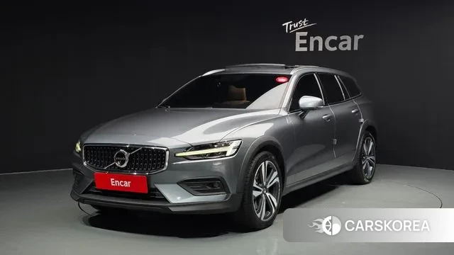 Volvo V60 Cross-Country 2nd Generation 2019 Серый из Кореи