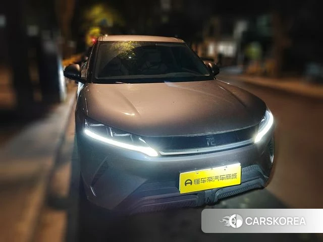 BYD Yuan UP 2024 Темно-серый из Китая