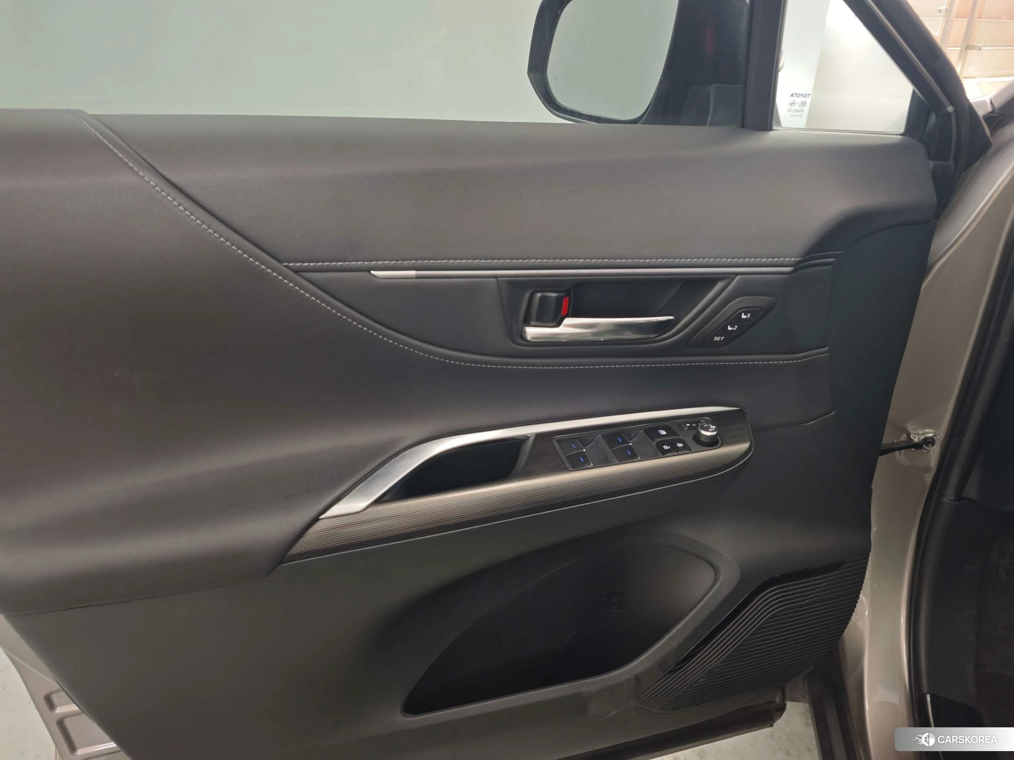 Toyota Ling Fang HARRIER 2021 Шампань из Китая