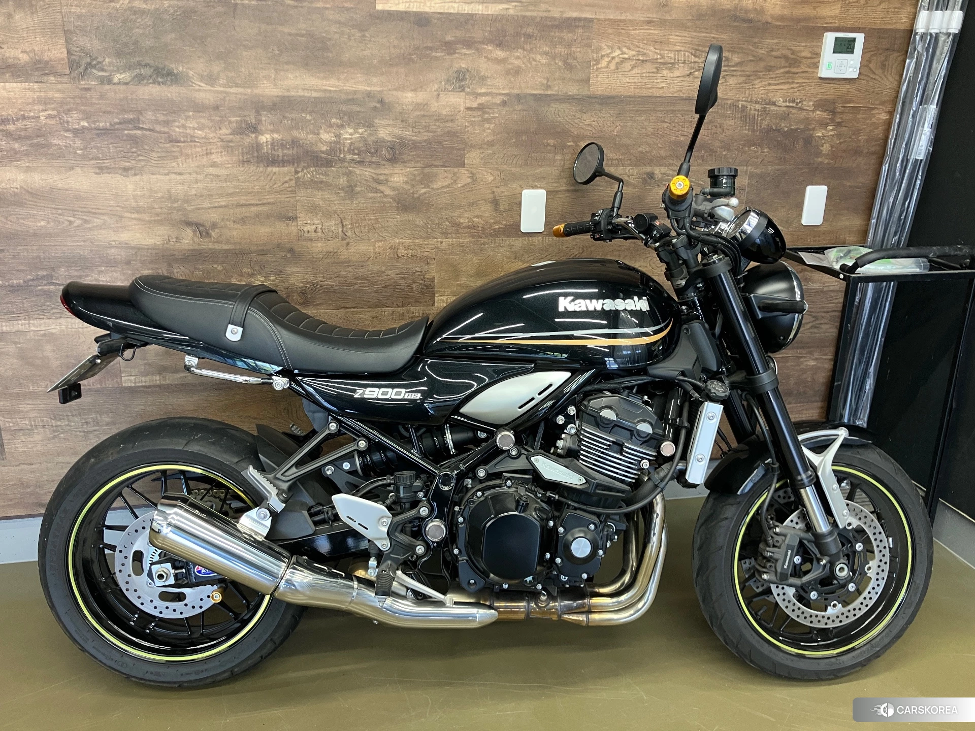 Проданный Kawasaki Z900RS 2018 из Японии