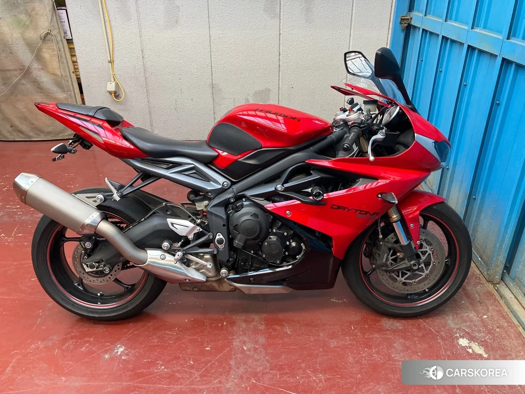 Проданный Triumph DAYTONA 675R 2014 из Японии