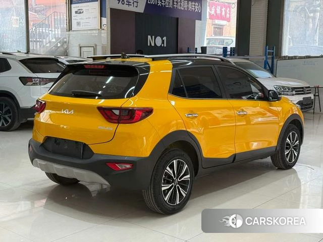Kia Yi Ran 2023 Желтый из Китая