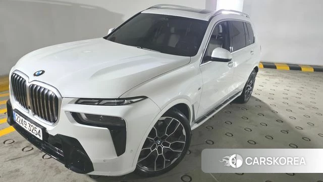 BMW X7 (G07) 2025 Белый из Кореи
