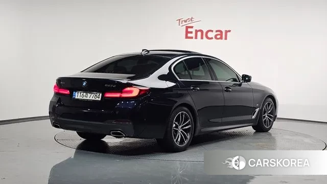 BMW 5 Series (G30) 2021 Черный из Кореи