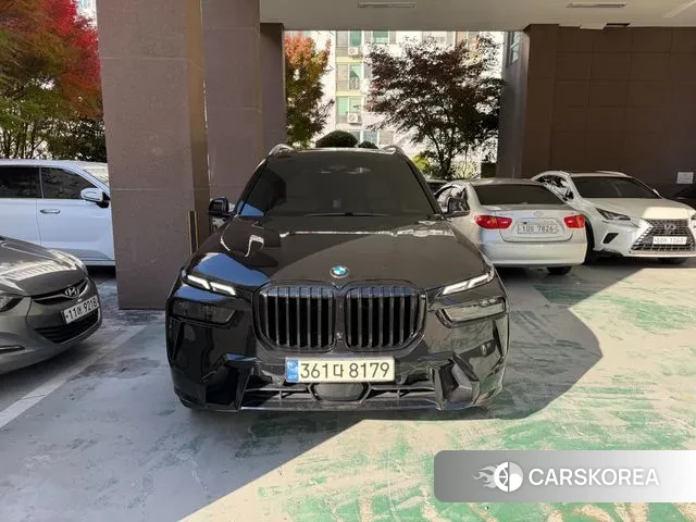 BMW X7 (G07) 2023 Черный из Кореи