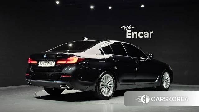 BMW 5 Series (G30) 2021 Черный из Кореи