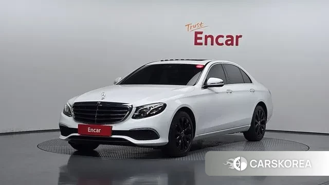 Mercedes-Benz E-Class W213 2019 Белый из Кореи