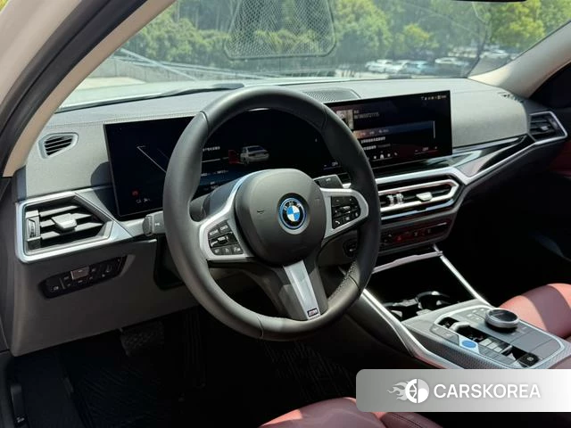 BMW i3 2024 Белый из Китая