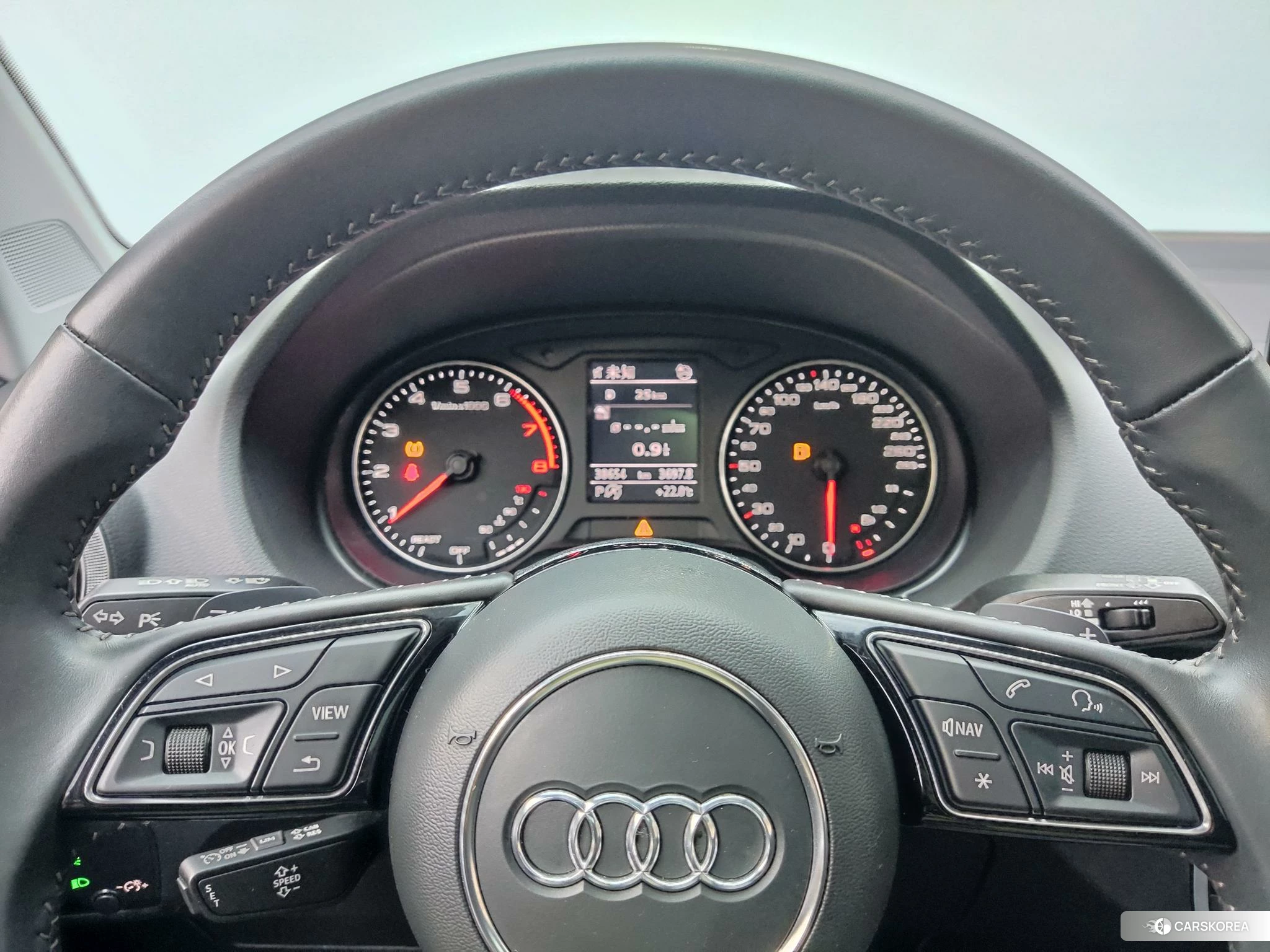 Audi Q2L 2021 Белый из Китая