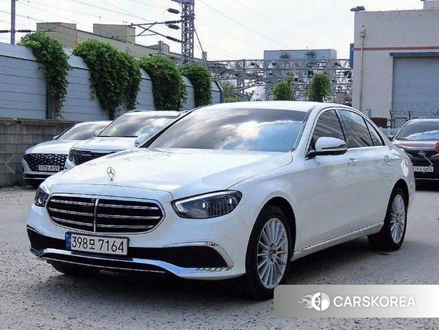 Mercedes-Benz E-Class W213 2023 Белый из Кореи