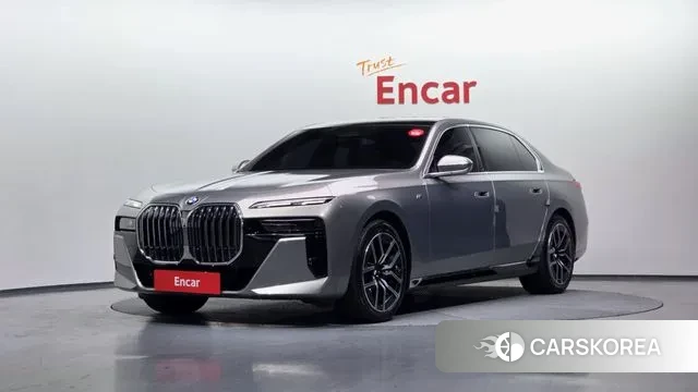 BMW 7 Series (G70) 2025 Песочный из Кореи