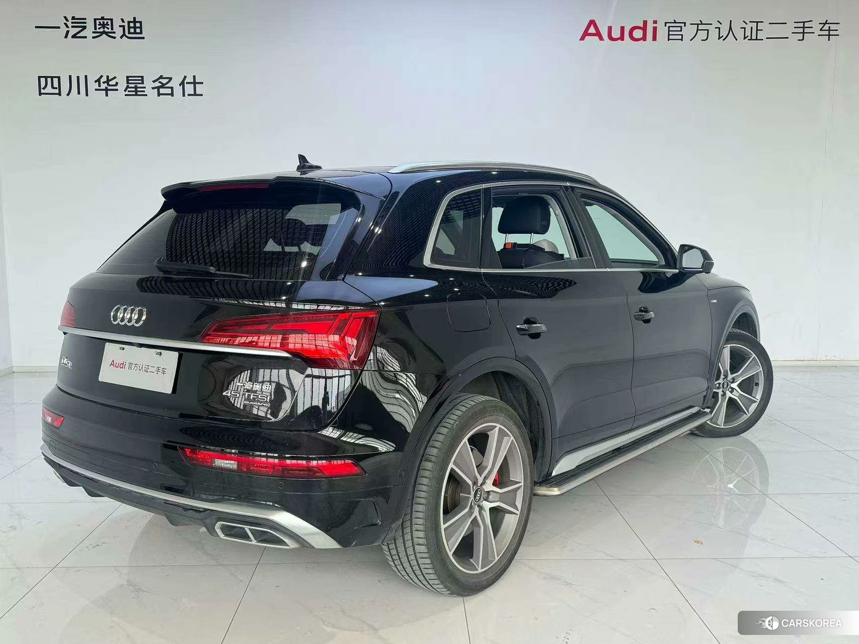 Audi Q5L 2021 Черный из Китая
