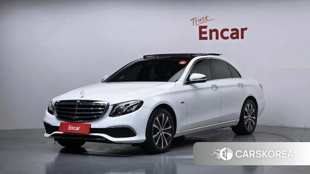 Mercedes-Benz E-Class W213 2019 Белый из Кореи
