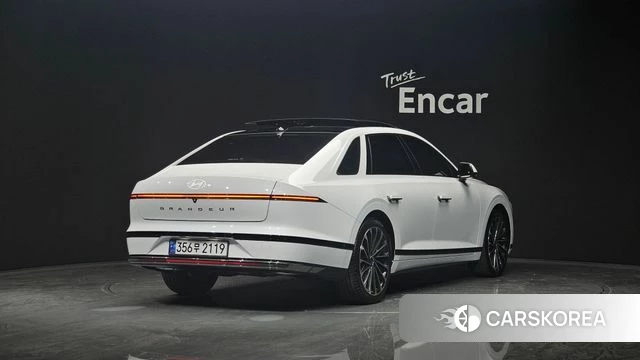 Hyundai Grandeur Hybrid (GN7) 2025 Белый из Кореи
