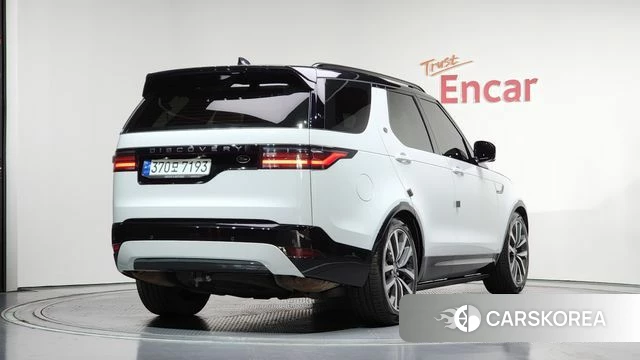 Land Rover Discovery 5 2023 Белый из Кореи