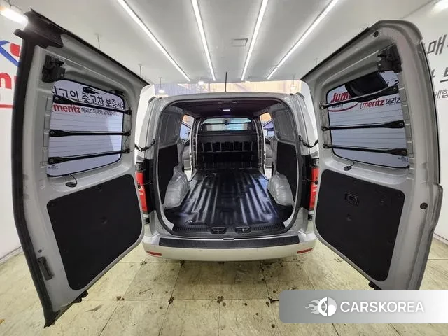 Hyundai The New Grand Starex 2018 Серебристо-серый из Кореи