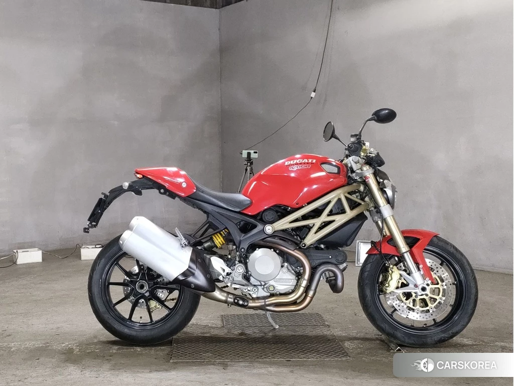 Проданный Ducati MONSTER 1100 EVO 2012 из Японии