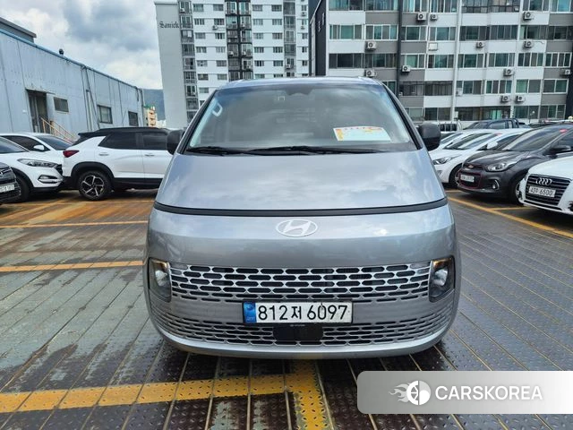 Hyundai Staria 2023 Серебряный из Кореи