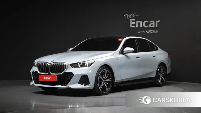 BMW 5 Series (G60) 2024 Цвет галактики из Кореи