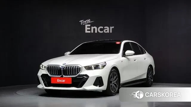 BMW 5 Series (G60) 2025 Белый из Кореи