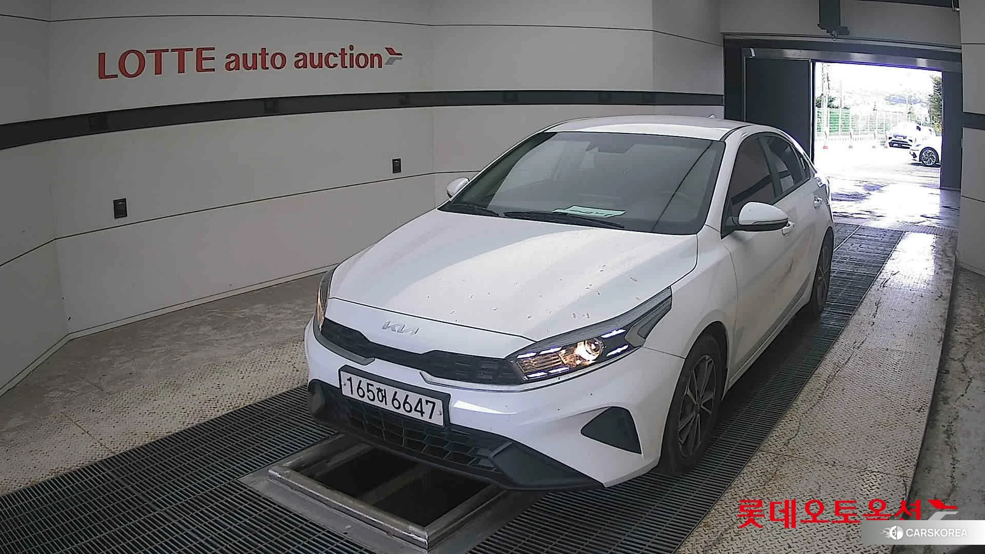 Kia K3 2022 Snow White Pearl из Кореи