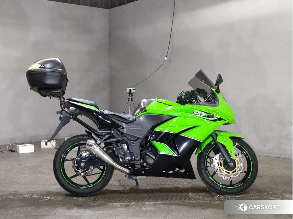 Проданный Kawasaki NINJA 250R 2011 из Японии, фото 2