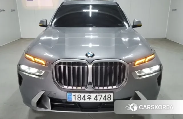 BMW X7 (G07) 2023 Серый из Кореи