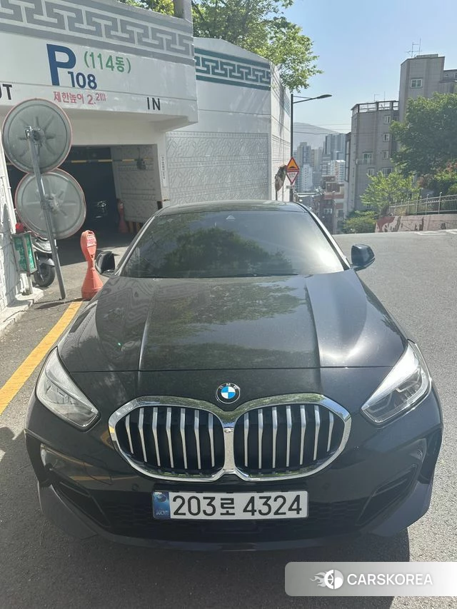 BMW 1 Series (F40) 2024 Черный из Кореи