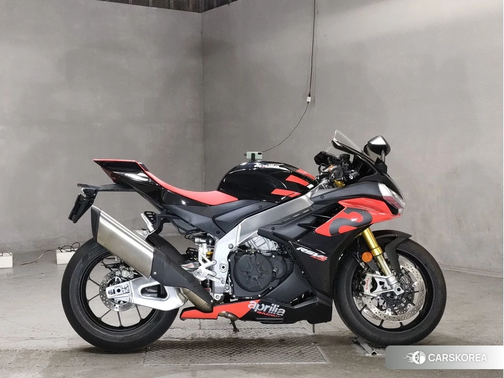 Проданный Aprilia RSV4 FACTORY 2021 из Японии, фото 2