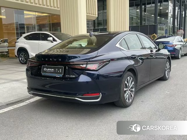 Lexus ES 2025 Синий из Китая