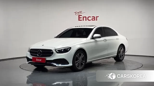 Mercedes-Benz E-Class W213 2021 Белый из Кореи