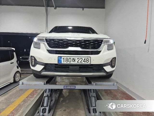 Kia Seltos 2022 Белый из Кореи