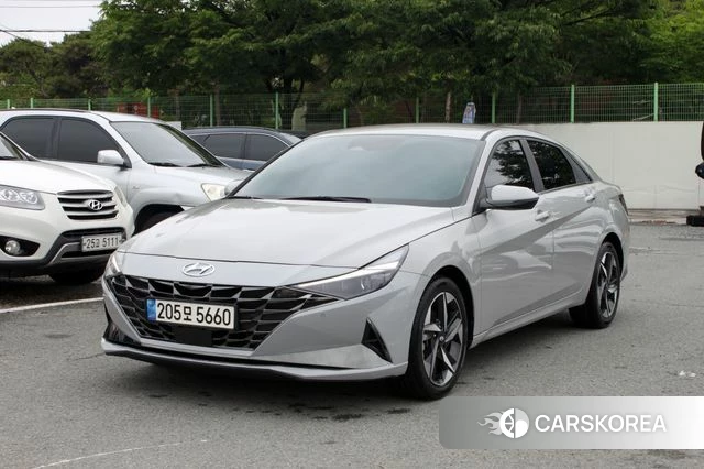 Hyundai Avante (CN7) 2022 Серебристо-серый из Кореи