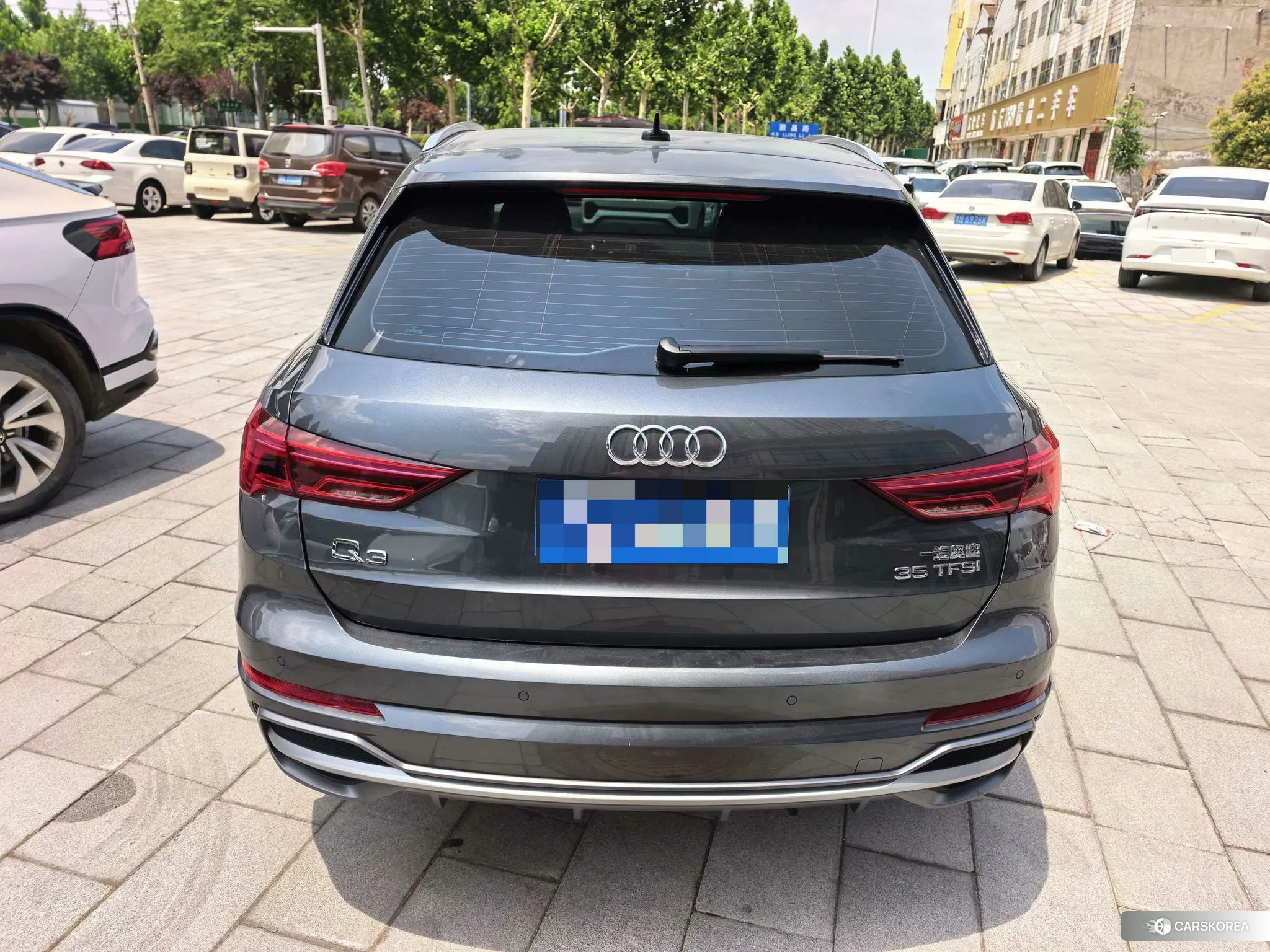 Audi Q3 2021 Темно-серый из Китая