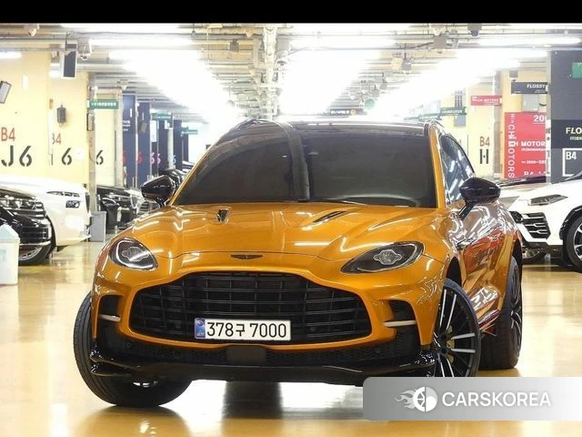 Aston Martin DBX 2023 Оранжевый из Кореи