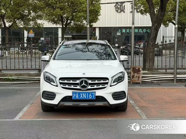 Mercedes-Benz GLA 2019 Белый из Китая