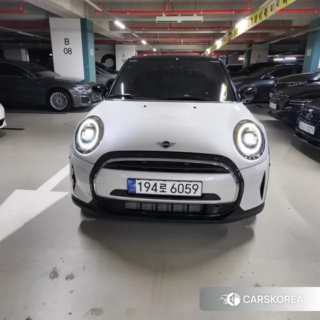Mini Cooper 2024 Белый из Кореи