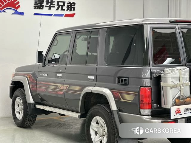 Toyota Land Cruiser 70 Series 2023 Темно-серый из Китая