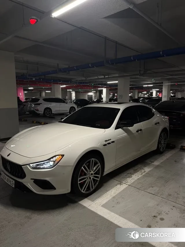 Maserati Ghibli 2019 Белый из Кореи