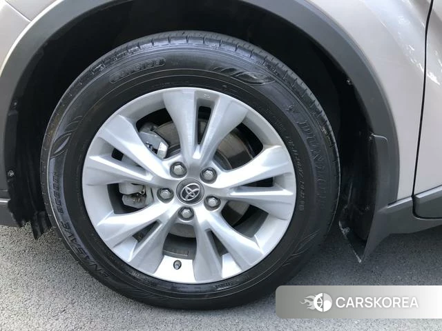 Toyota IZOA 2022 Шампань из Китая