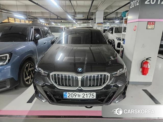 BMW 5 Series (G60) 2025 Серый из Кореи