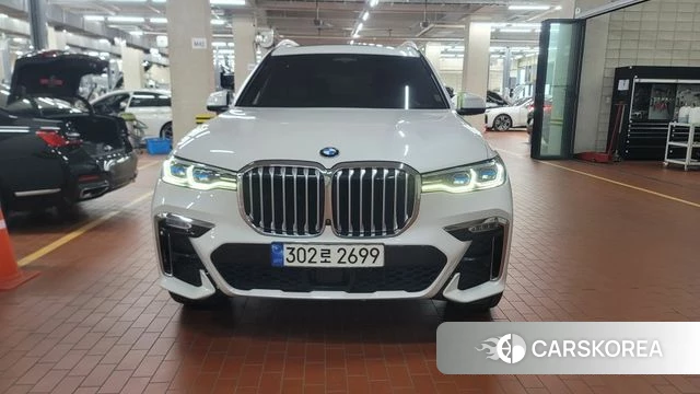 BMW X7 (G07) 2022 Белый из Кореи